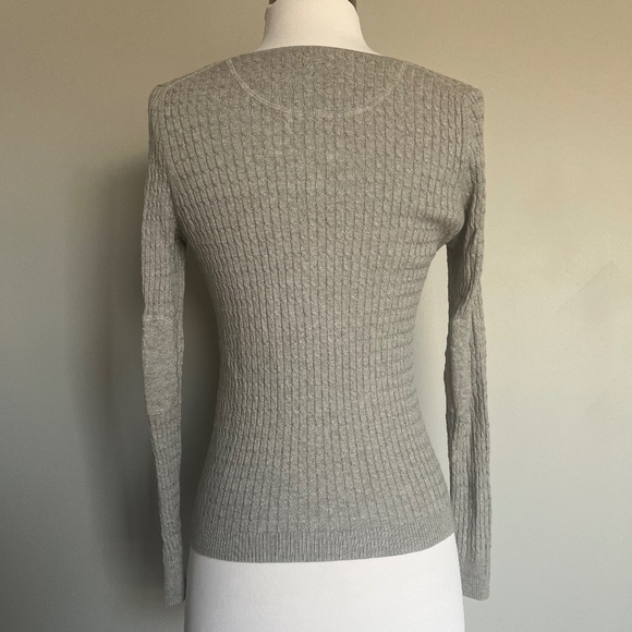 Massimo Dutti Gray Cable-Knit Patched Elbows V-Neck Cotton-Wool-Cashmere Sweater - Picture 4 of 10
